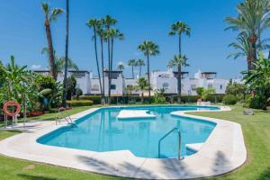 Swimmingpoolen hos eller tæt på Town house Puerto Banus/Marbella - 200 m to beach