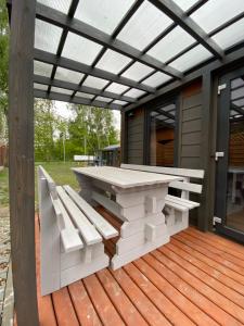 Balkon lub taras w obiekcie Domy nad morzem - Chata Pirata- Tiny House