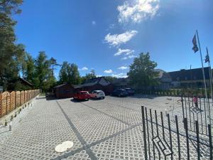 Zdjęcie z galerii obiektu Domy nad morzem - Chata Pirata- Tiny House w Dziwnowie