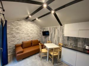 Kuchnia lub aneks kuchenny w obiekcie Domy nad morzem - Chata Pirata- Tiny House