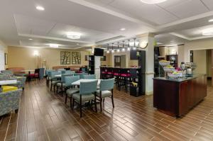 Restaurace v ubytování Comfort Suites Abingdon I-81