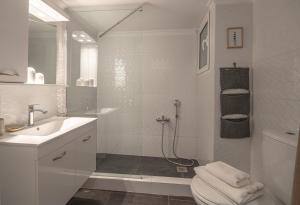 Kúpeľňa v ubytovaní Plato - Acropolis Residence Apartment + 37 fotografií