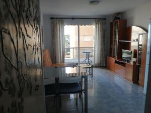 Kuchyňa alebo kuchynka v ubytovaní Apartamento estudio en playa Puig