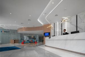 上海金桥中心智选假日酒店大厅或接待区