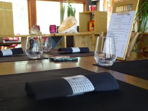 Nápoje v ubytování Hôtel Ambroise