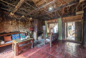 TV a/nebo společenská místnost v ubytování Forest Glass inn