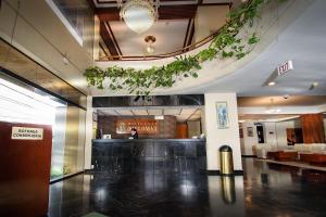 Lobby o reception area sa Hotel Diplomat