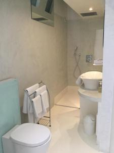 Снимка в галерията на Room with a vue в Ница