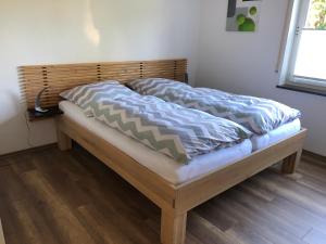 Postel nebo postele na pokoji v ubytování Ferienwohnung Göbel
