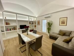 Photo de la galerie de l'établissement Oplonti s House Apartment Boscomonaco, à Torre Annunziata