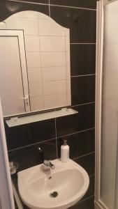 Vonios kambarys apgyvendinimo įstaigoje Hotel ''Marinko Kozina'' - Medjugorje