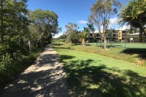 Aed väljaspool majutusasutust Serene 3BR Beachfront Retreat, Relax & Reconnect