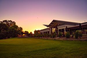 Gallery image of Renmark Country Club in Renmark