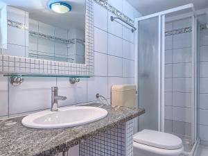 Kúpeľňa v ubytovaní Apartment Nika-4 by Interhome