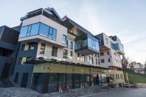 Budova, kde se aparthotel nachází