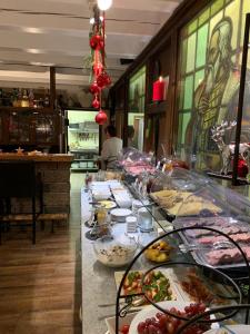 Landhotel Villa Foresta 레스토랑 또는 맛집