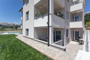 Nespecifikovaný výhled na hory nebo výhled na hory při pohledu z apartmánu