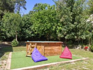 Vonkajšia záhrada v ubytovaní Masia Can Ninot