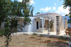 The building in which the holiday home is located