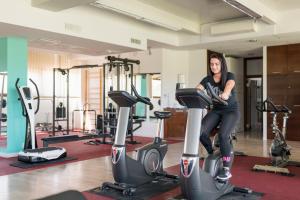 Posilňovňa alebo fitness centrum v ubytovaní Penzion Troja