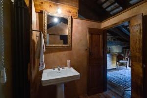 Koupelna v ubytování La Brunelde