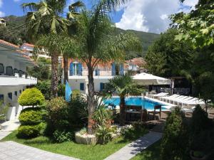 Bazén v ubytovaní Lemon Tree Hotel alebo v jeho blízkosti