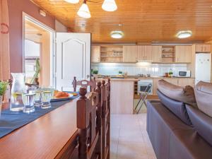 Kuchyňa alebo kuchynka v ubytovaní Holiday Home Lorena by Interhome