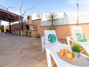Balkón alebo terasa v ubytovaní Holiday Home Lorena by Interhome