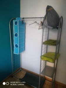 a room with a ladder and a bed and a shelf at Apartamento DH in Zamora +31 photos