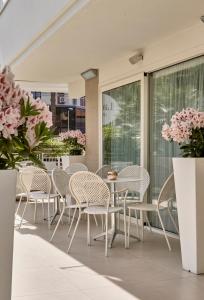 A balcony or terrace at Hotel La Fenice