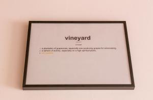 Certifikát, hodnocení, plakát nebo jiný dokument vystavený v ubytování Village Wine House
