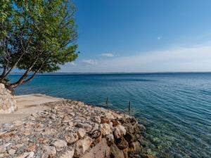 Zdjęcie z galerii obiektu Captivating Holiday Home in Tribanj near the Sea w mieście Tribanj-Krušćica