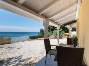 Zdjęcie z galerii obiektu Captivating Holiday Home in Tribanj near the Sea w mieście Tribanj-Krušćica