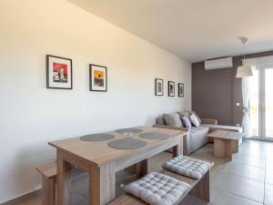 Posezení v ubytování Apartment in Novalja near Sea Beach