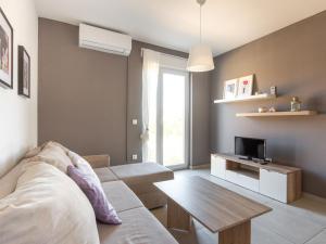 TV a/nebo společenská místnost v ubytování Apartment in Novalja near Sea Beach