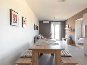 Posezení v ubytování Apartment in Novalja near Sea Beach