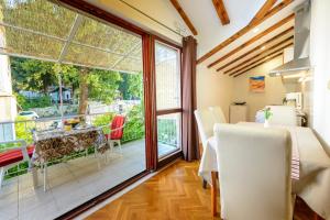 Posedenie v ubytovaní Beach Lapad Apartment Villa Tolja