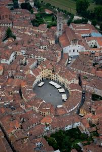 Výhľad na mesto Lucca alebo výhľad na mesto priamo z apartmánu