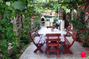 En have udenfor Nice Apartment Near The Sea ES3