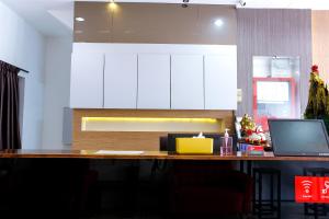 Кухня или мини-кухня в Lux Hotel

