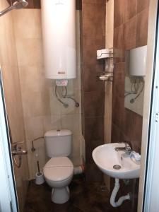 Phòng tắm tại Radi Inn
