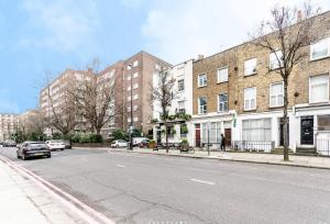 Gallery image of Lovely flat in West Kensington Central London in London