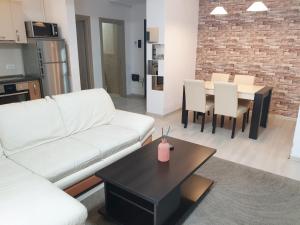 Uptown Residence Apartments
