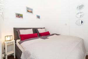 Foto de la galería de Charming town house just 500m from the marina and its well known typical market en Olhão