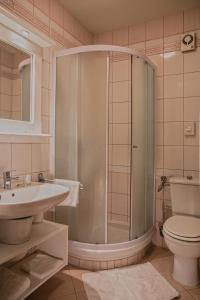 Koupelna v ubytování Splavar Rooms + 23 fotografií