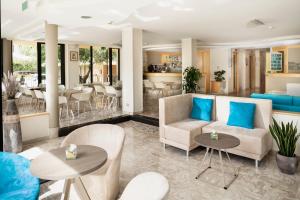 Posezení v ubytování Hotel Caravel B&B