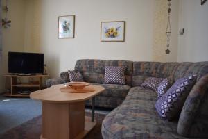 Ein Sitzbereich in der Unterkunft Ferienwohnungen und Gästezimmer Peter Busch