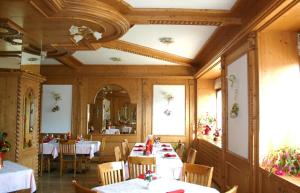 Restaurace v ubytování Hotel Passo Buole
