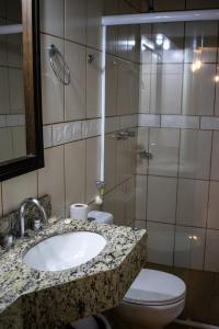 Et badeværelse på Pousada Nosso Lar + 28 billeder