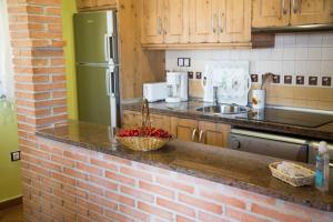 Kuchnia lub aneks kuchenny w obiekcie Casas Rurales El Caminante